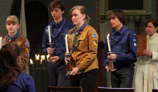 Scouterna medverkade i gudstjänsten. 